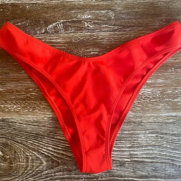 Kendall and Kylie bikini from revolve - Picture 5 of 5